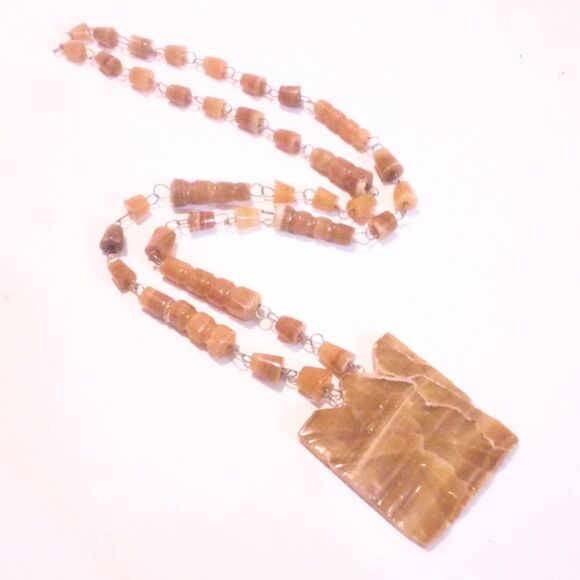 Vintage Mexican Agate Carved Pendant Beaded Necklace - Picture 2 of 5